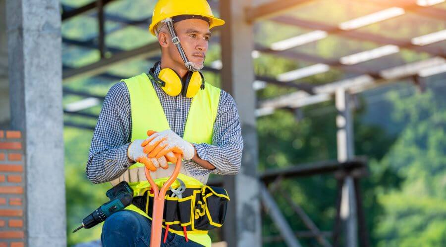 Professional gutter cleaning in Chinook, WA